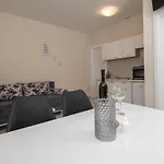 Lägenhet Nico *